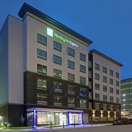 Holiday Inn Express - Milwaukee Downtown By Ihg מראה חיצוני תמונה