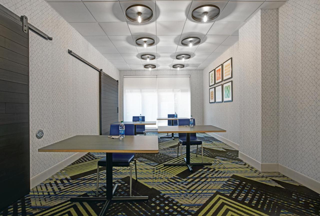 Holiday Inn Express - Milwaukee Downtown By Ihg מראה חיצוני תמונה