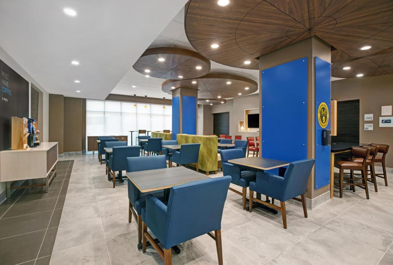 Holiday Inn Express - Milwaukee Downtown By Ihg מראה חיצוני תמונה