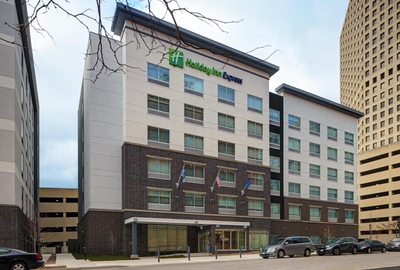 Holiday Inn Express - Milwaukee Downtown By Ihg מראה חיצוני תמונה