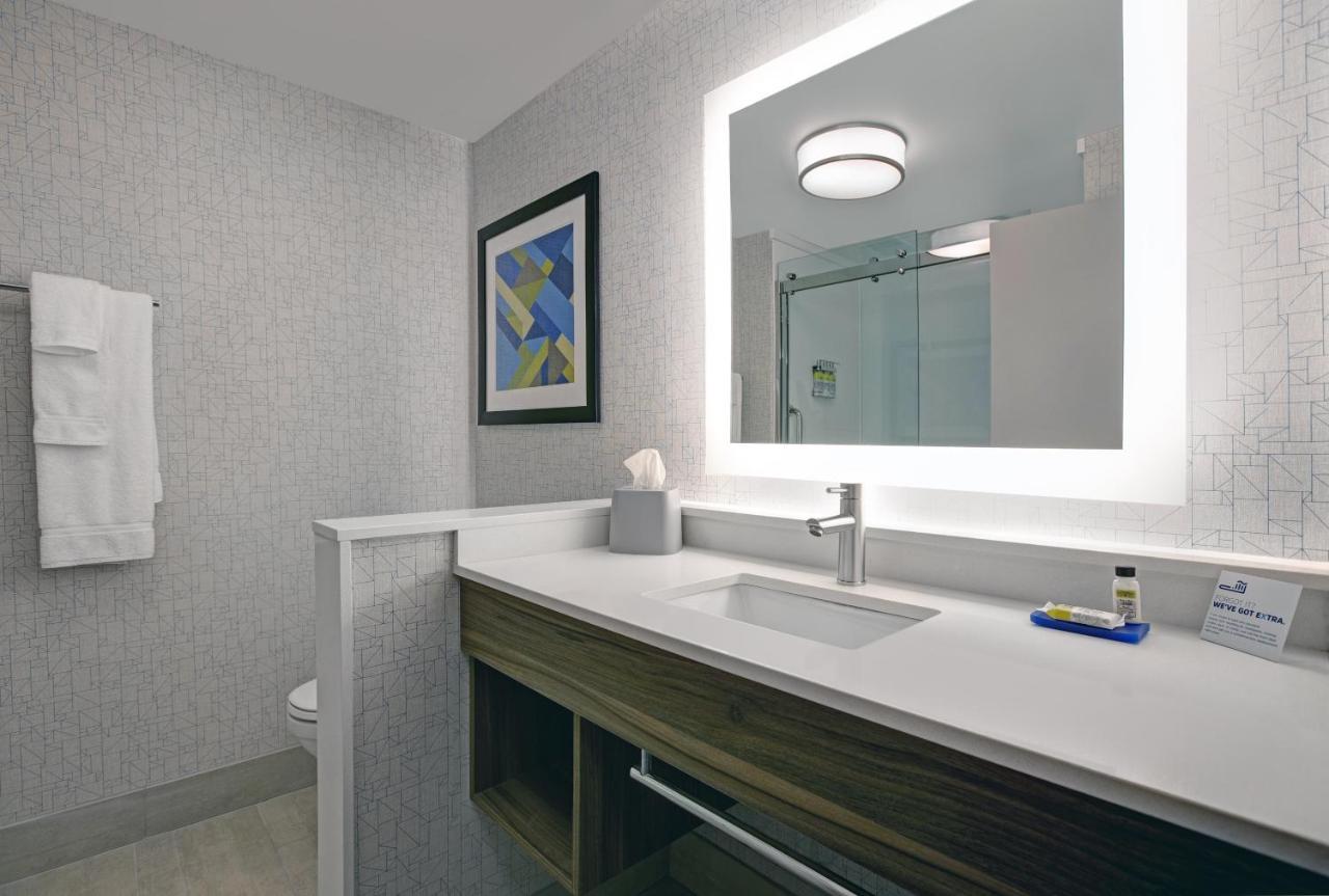 Holiday Inn Express - Milwaukee Downtown By Ihg מראה חיצוני תמונה
