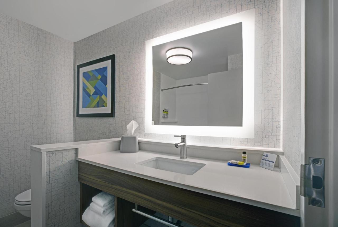 Holiday Inn Express - Milwaukee Downtown By Ihg מראה חיצוני תמונה