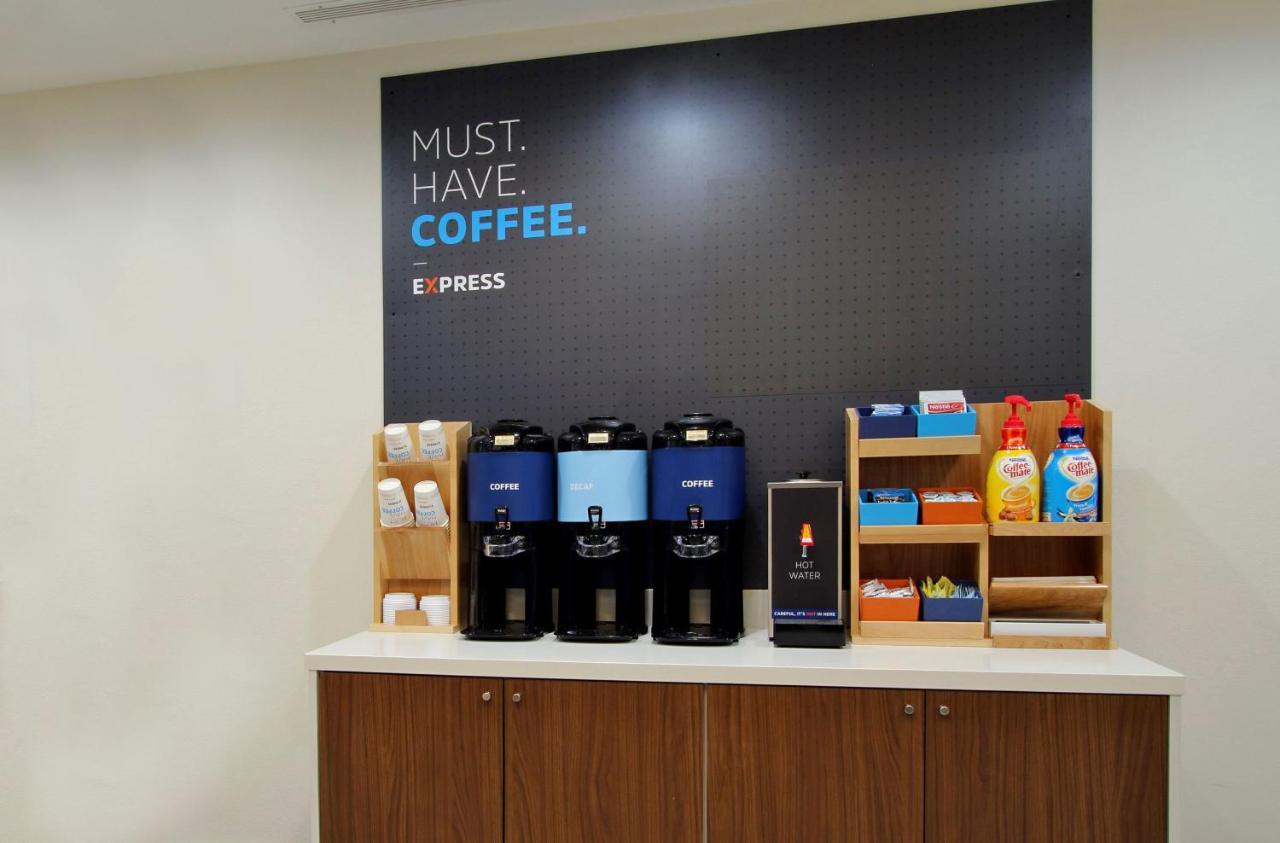 Holiday Inn Express - Milwaukee Downtown By Ihg מראה חיצוני תמונה